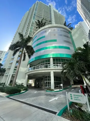 218 SE 14th Street Miami FL 33131
