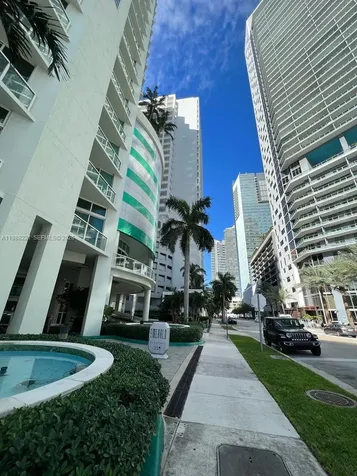218 SE 14th Street Miami FL 33131