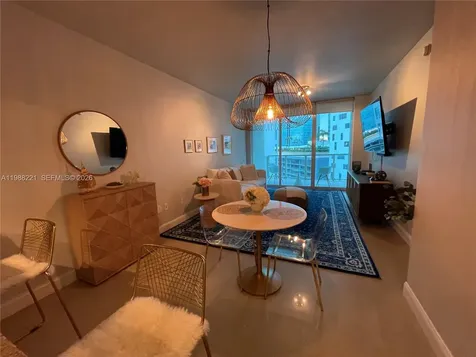 218 SE 14th Street Miami FL 33131