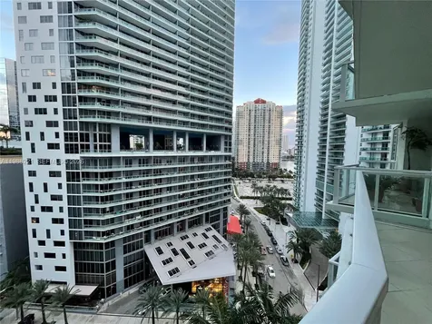 218 SE 14th Street Miami FL 33131