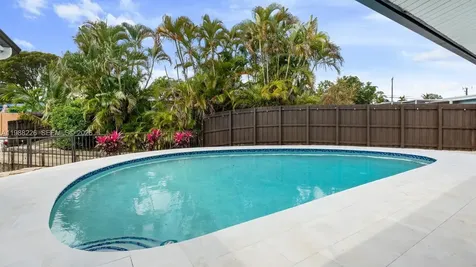 3699 NW 17 Way Oakland Park FL 33309