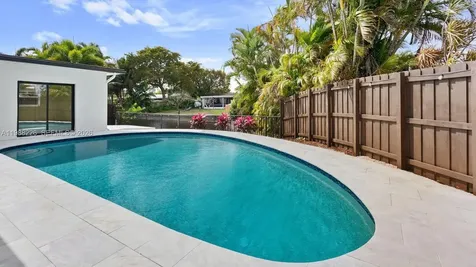 3699 NW 17 Way Oakland Park FL 33309