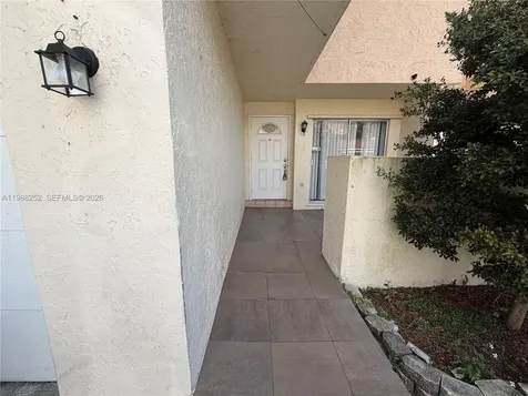 853 NW 81st Terrace Plantation FL 33324
