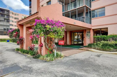 20850 San Simeon Way Miami FL 33179