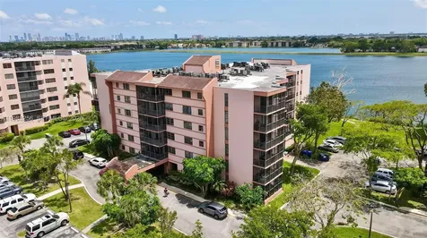20850 San Simeon Way Miami FL 33179