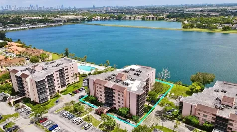 20850 San Simeon Way Miami FL 33179