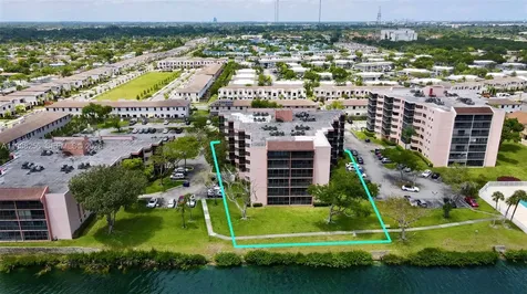 20850 San Simeon Way Miami FL 33179