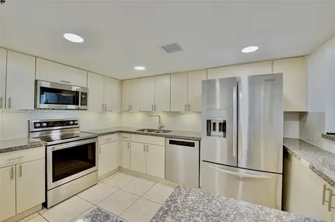 20850 San Simeon Way Miami FL 33179