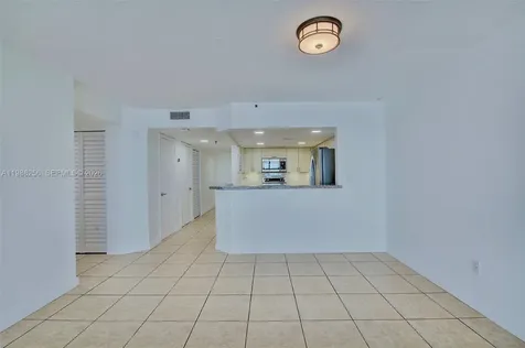 20850 San Simeon Way Miami FL 33179