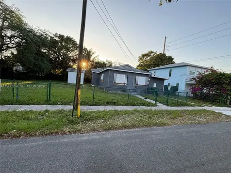 214 SW 1st Avenue Dania Beach FL 33004