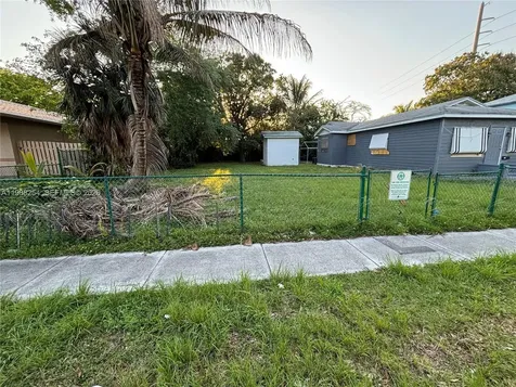 214 SW 1st Avenue Dania Beach FL 33004