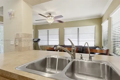 1625 Sunkist Way Fort Myers FL 33905