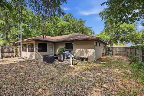 1625 Sunkist Way Fort Myers FL 33905