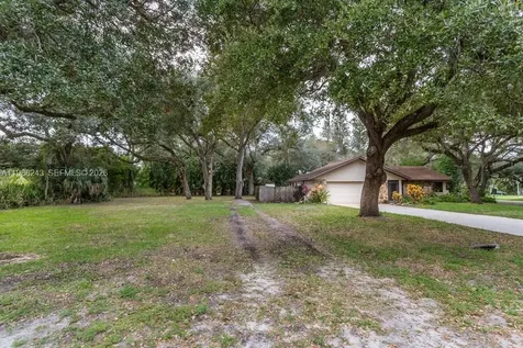 1625 Sunkist Way Fort Myers FL 33905