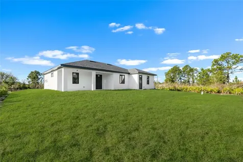 641 Camilla Lehigh Acres FL 33974
