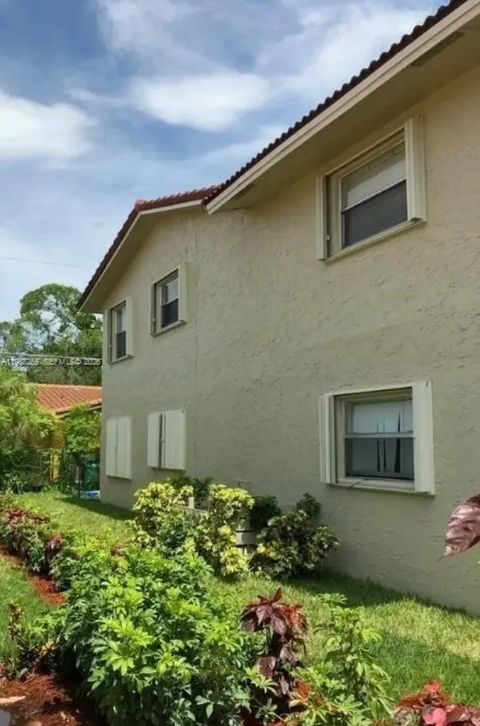 4103 Riverside Drive Coral Springs FL 33065