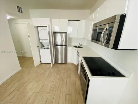1611 Meridian Avenue Miami Beach FL 33139