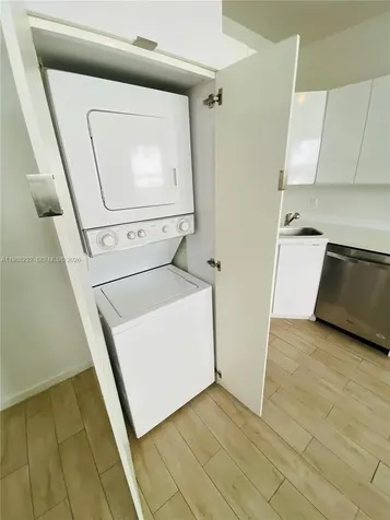 1611 Meridian Avenue Miami Beach FL 33139
