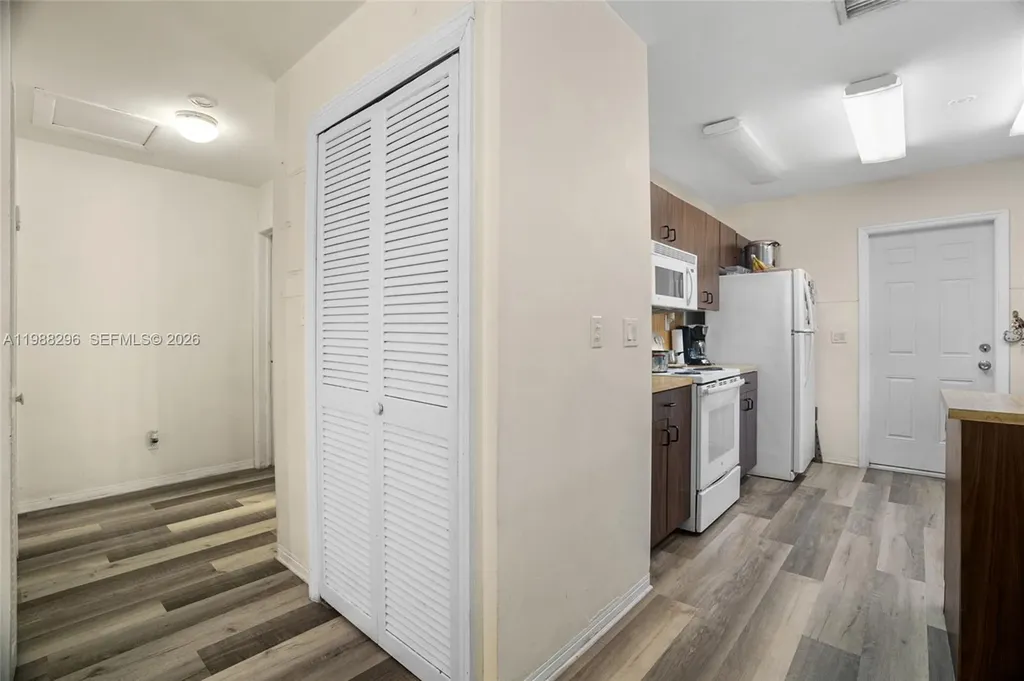 5850 Lincoln Street Hollywood FL 33021