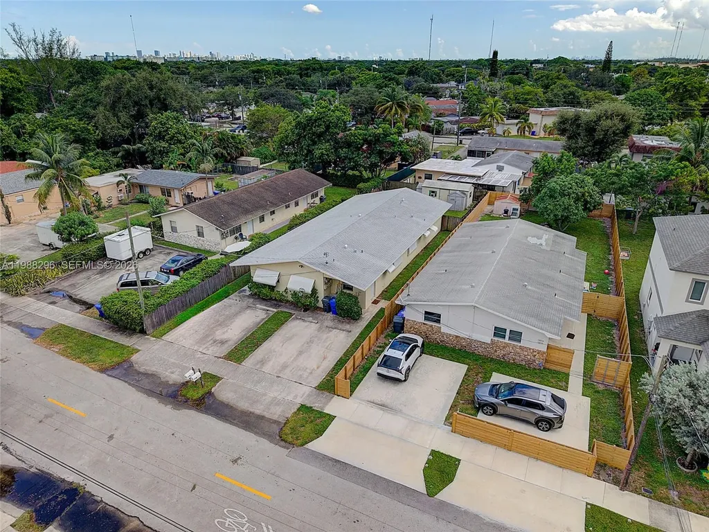 5850 Lincoln Street Hollywood FL 33021