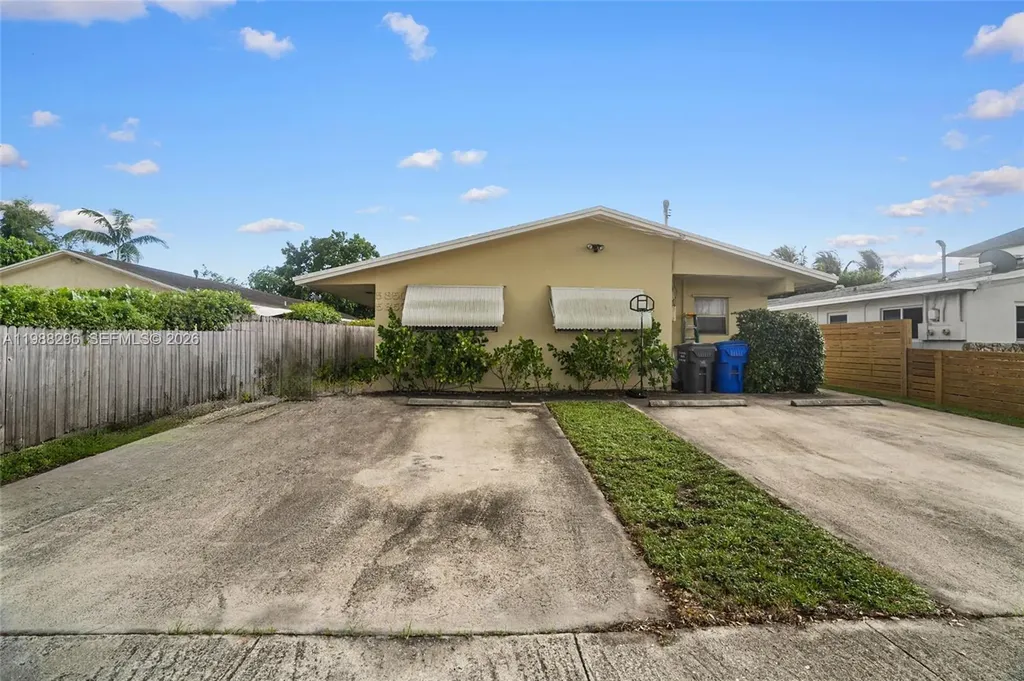 5850 Lincoln Street Hollywood FL 33021