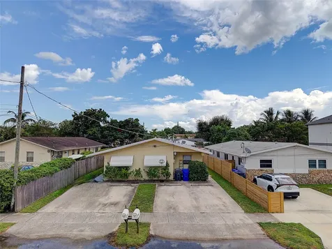5850 Lincoln Street Hollywood FL 33021