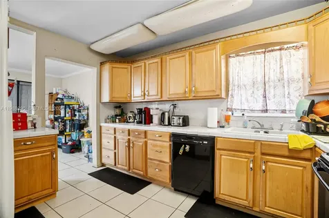 5850 Lincoln Street Hollywood FL 33021