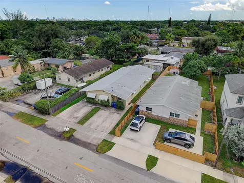 5850 Lincoln Street Hollywood FL 33021