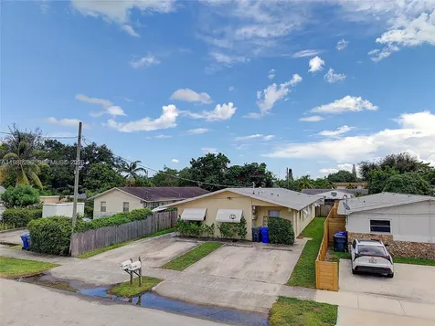 5850 Lincoln Street Hollywood FL 33021