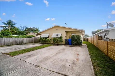 5850 Lincoln Street Hollywood FL 33021