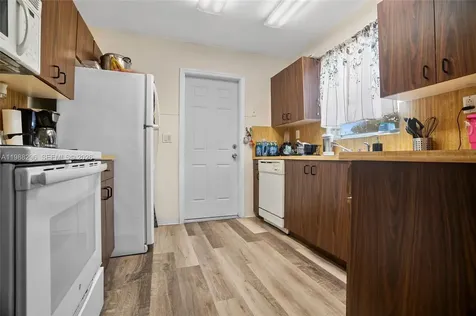 5850 Lincoln Street Hollywood FL 33021