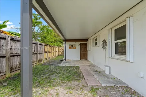 1482 NE 175th Street North Miami Beach FL 33162