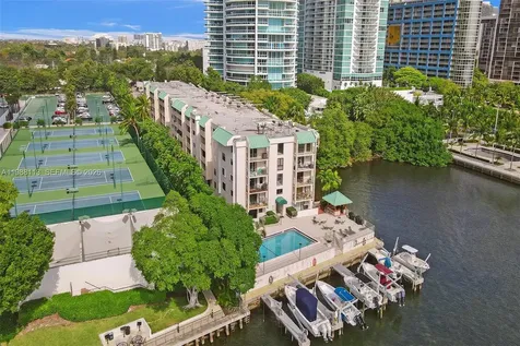 2201 Brickell Avenue Miami FL 33129