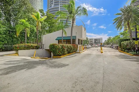 2201 Brickell Avenue Miami FL 33129