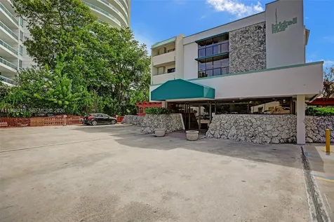 2201 Brickell Avenue Miami FL 33129