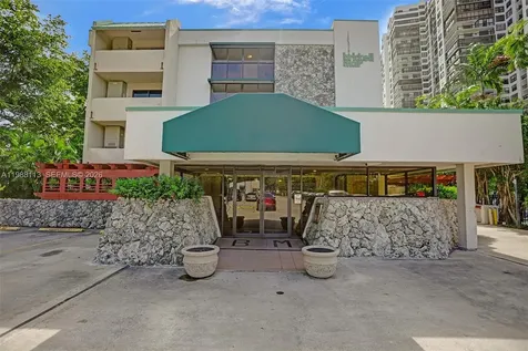 2201 Brickell Avenue Miami FL 33129