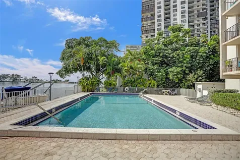 2201 Brickell Avenue Miami FL 33129