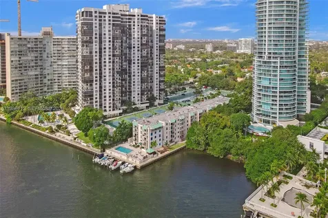 2201 Brickell Avenue Miami FL 33129