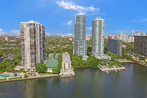 2201 Brickell Avenue Miami FL 33129