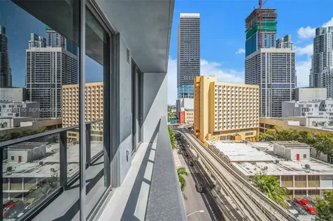 121 NE 5th Street Miami FL 33132