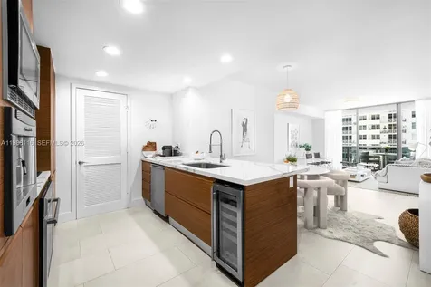 5875 Collins Avenue Miami Beach FL 33140