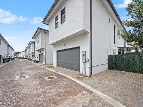 8222 NW 51 Terrace Doral FL 33166