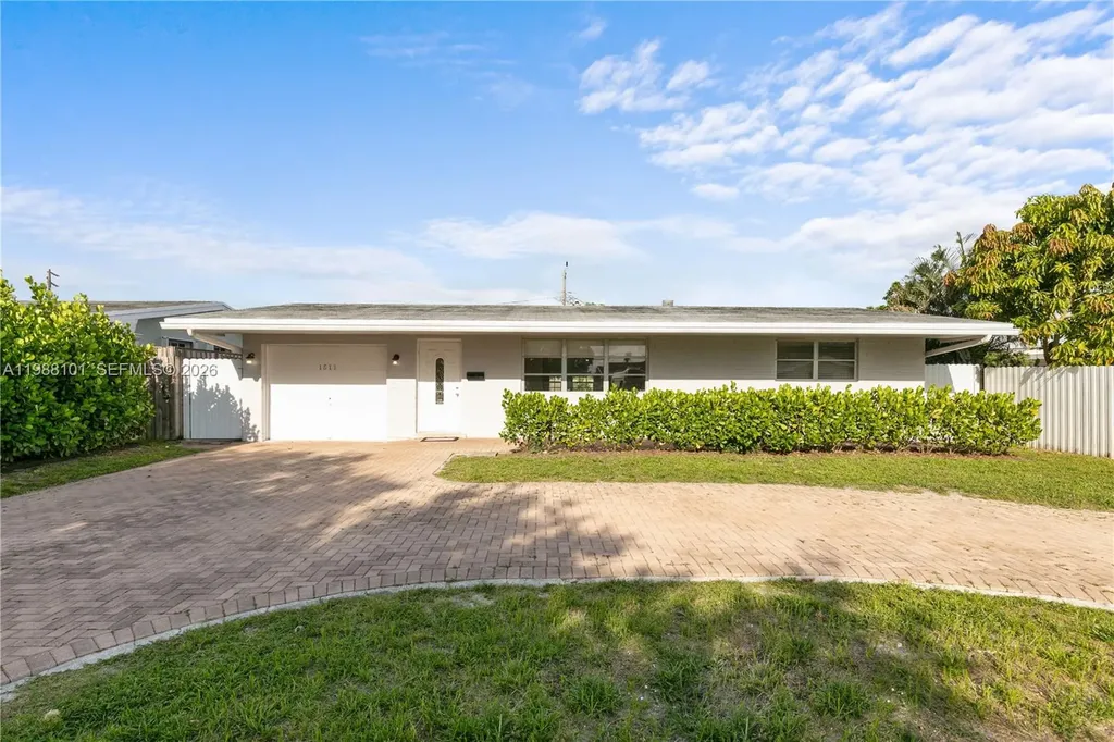1511 NW 85th Way Pembroke Pines FL 33024