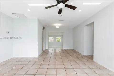 1511 NW 85th Way Pembroke Pines FL 33024