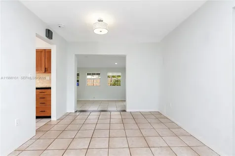 1511 NW 85th Way Pembroke Pines FL 33024