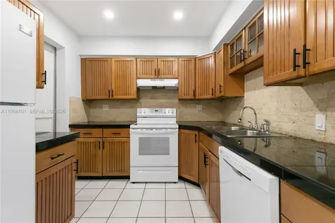 1511 NW 85th Way Pembroke Pines FL 33024