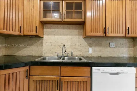 1511 NW 85th Way Pembroke Pines FL 33024