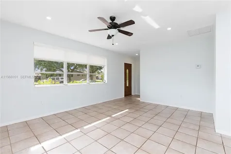 1511 NW 85th Way Pembroke Pines FL 33024