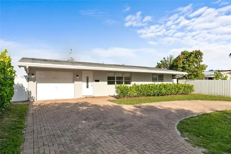 1511 NW 85th Way Pembroke Pines FL 33024