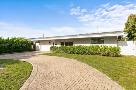 1511 NW 85th Way Pembroke Pines FL 33024